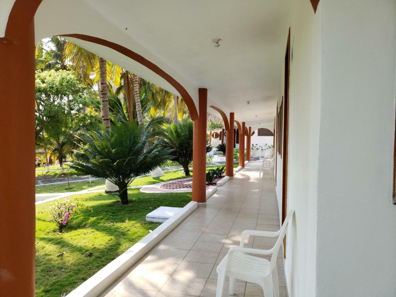 Hotel Y Club Campestre Altos Paraiso Пуэрто-Эскондидо Экстерьер фото